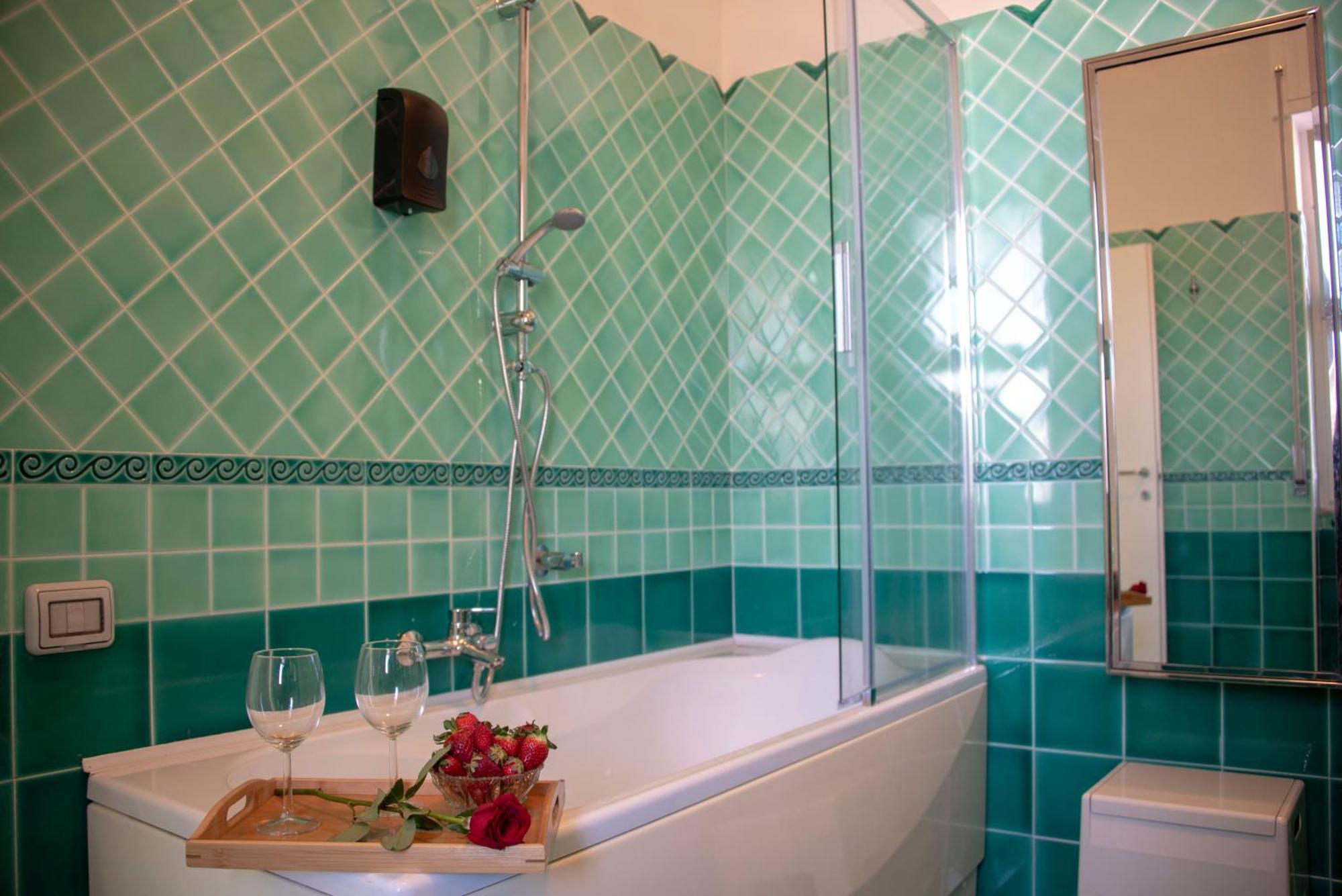 Reginella Guest House Салерно Экстерьер фото